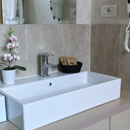 Helvetia Hotell 3*